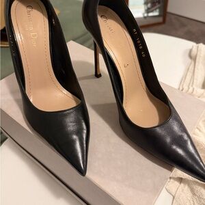 Dior Elegant Black Leather Pumps